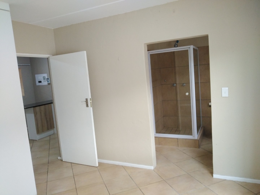 To Let  Bedroom Property for Rent in Van Der Hoff Park North West